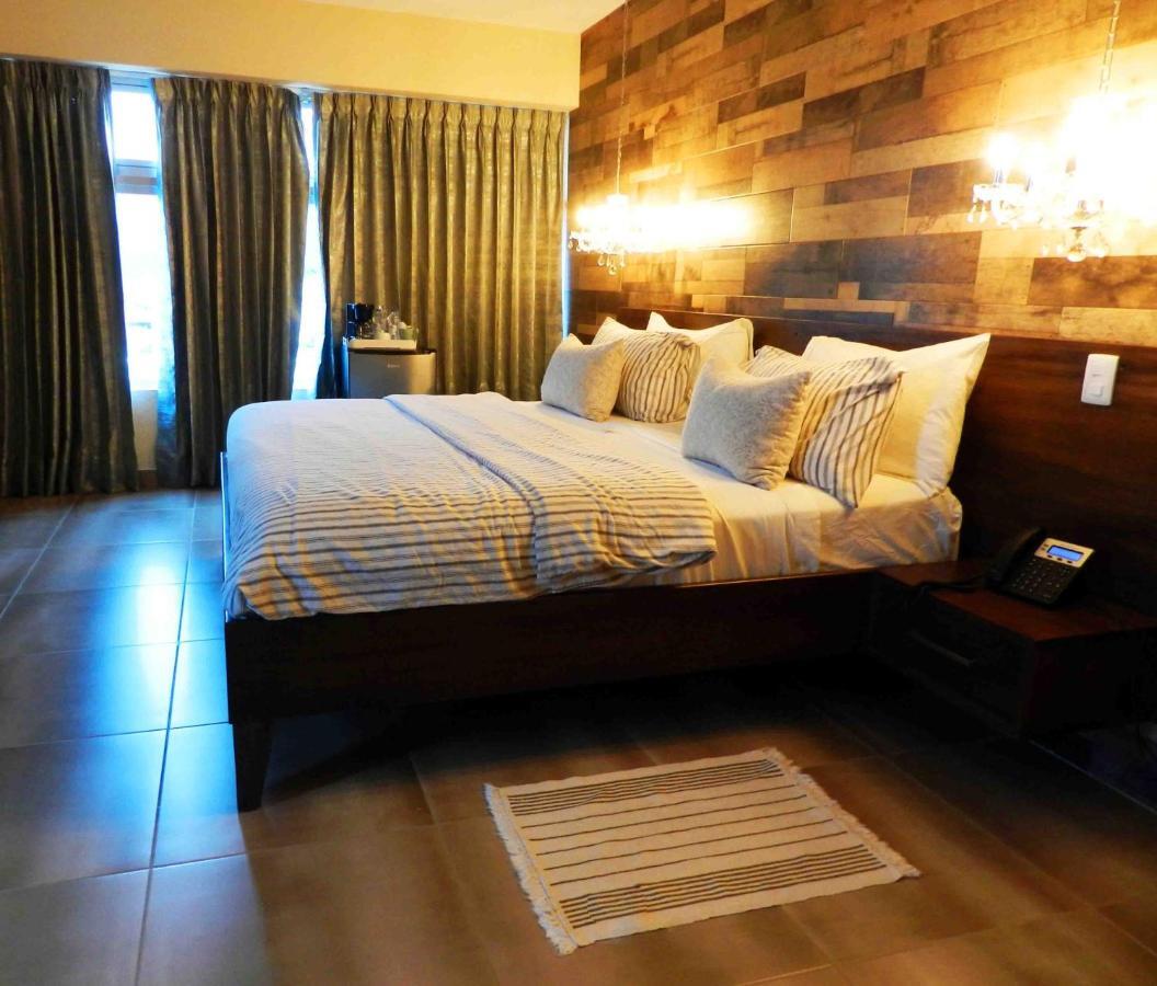 Mon Hotel Boutique Констанса Екстер'єр фото