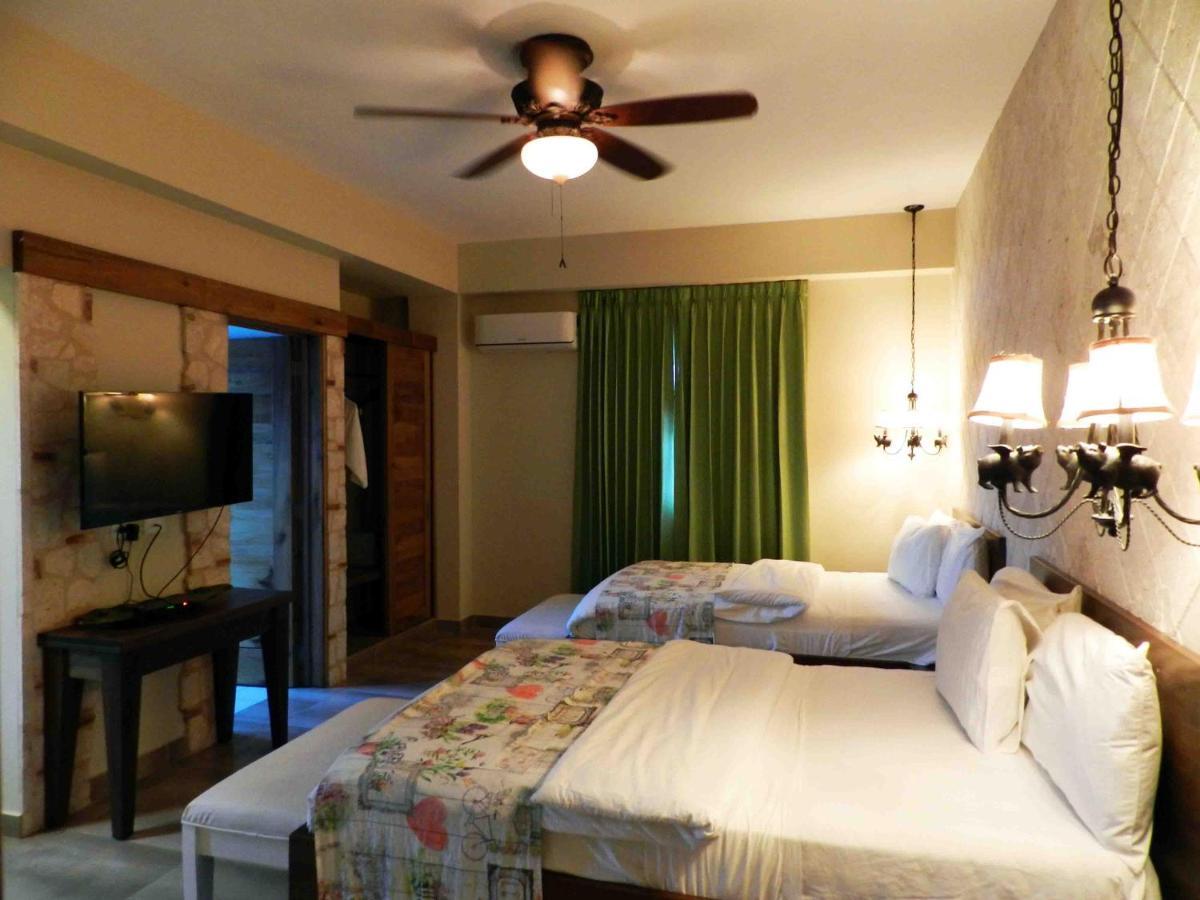 Mon Hotel Boutique Констанса Екстер'єр фото