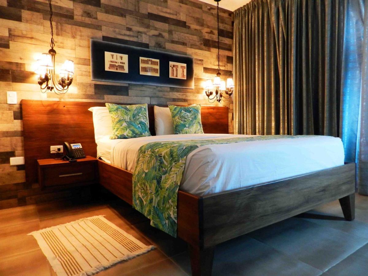 Mon Hotel Boutique Констанса Екстер'єр фото